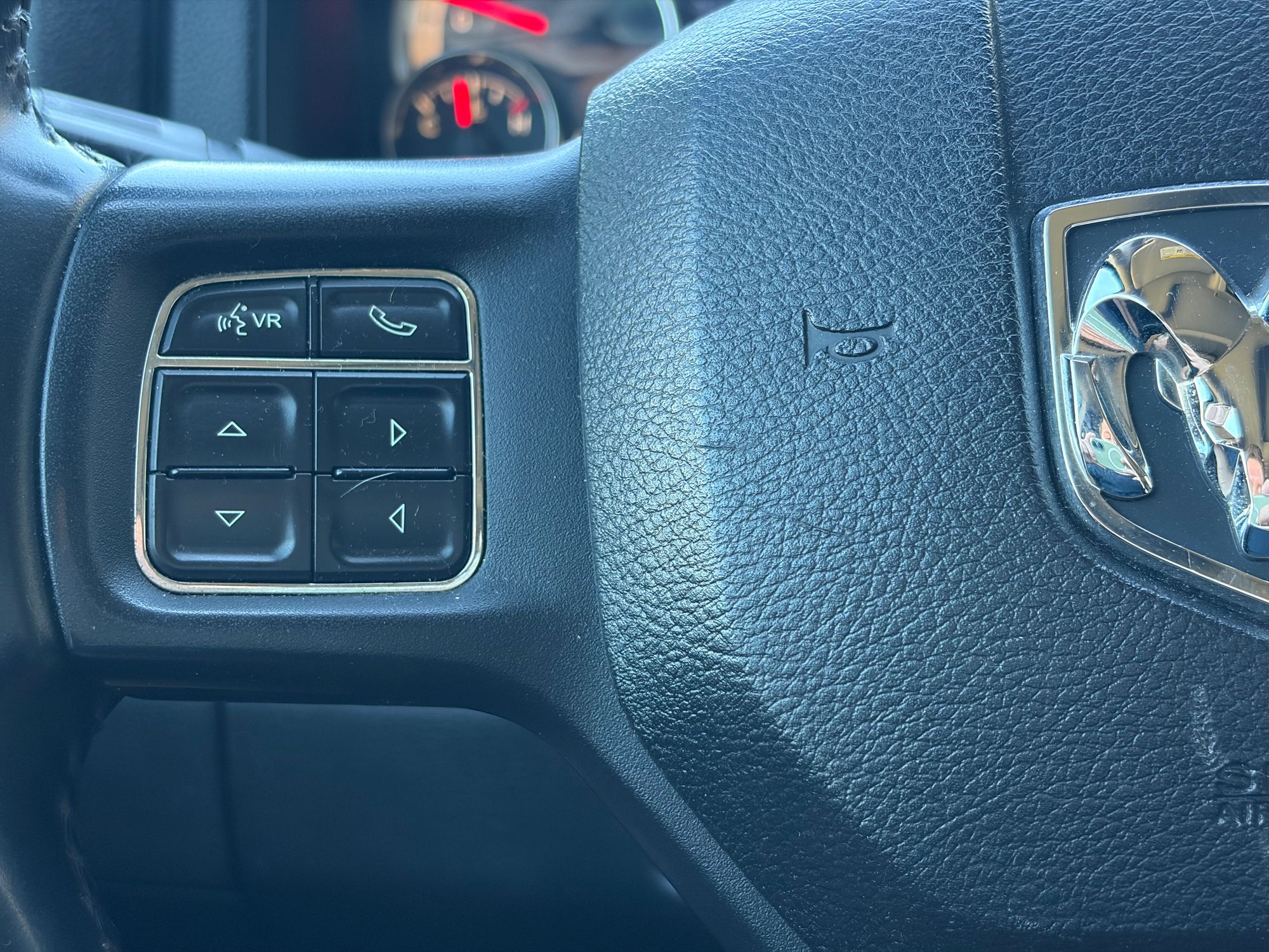 2015 RAM Ram 1500 Pickup Sport - Photo 17