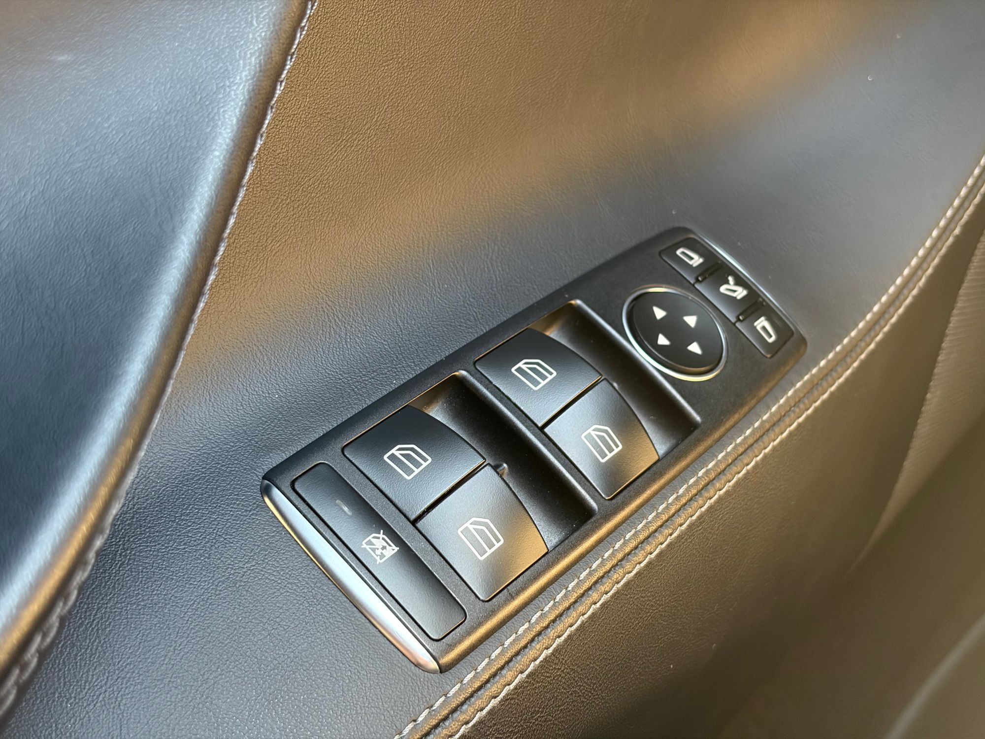 2018 TESLA Model S 75D photo 28