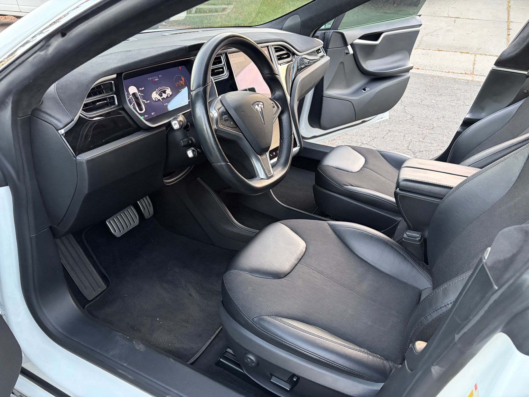 2014 Tesla Model S S - Photo 10