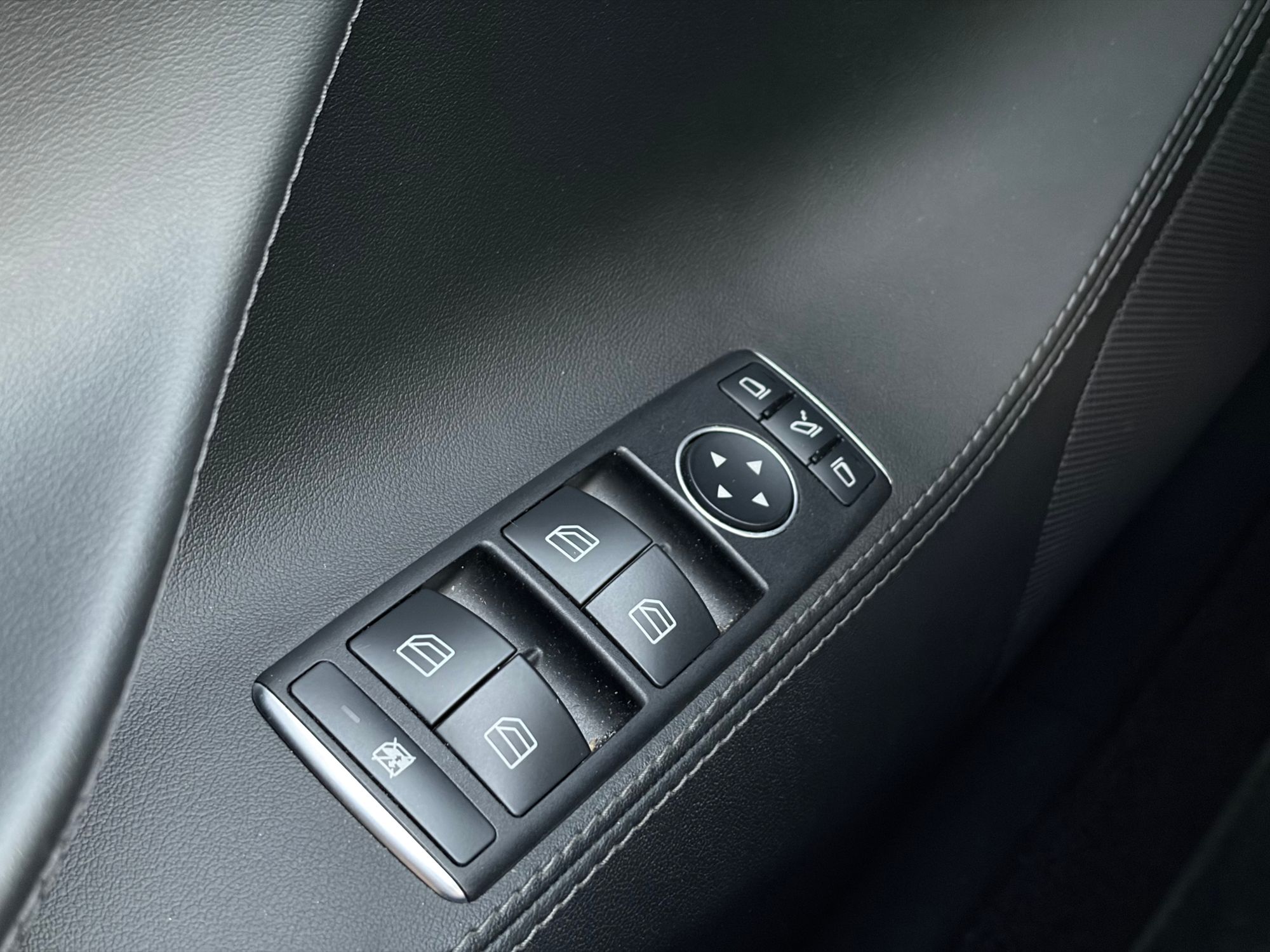 2014 Tesla Model S S - Photo 25