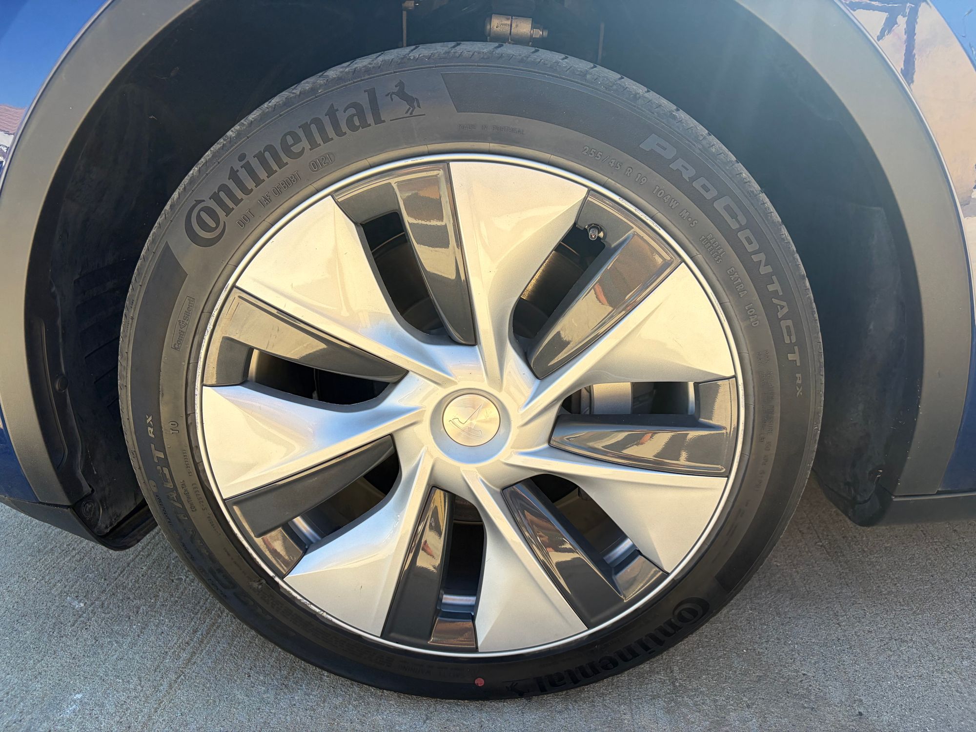 2021 TESLA Model Y Standard Range photo 30