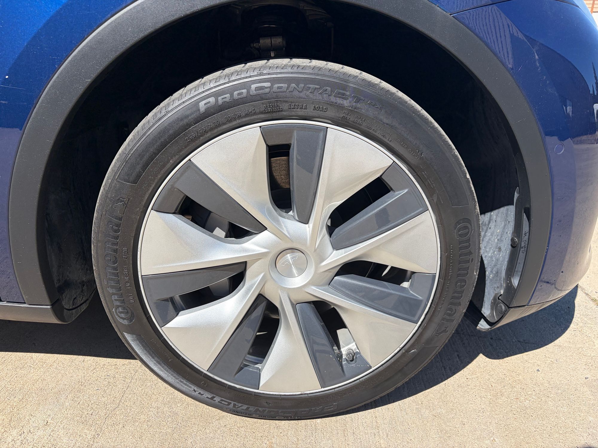 2021 TESLA Model Y Standard Range photo 31