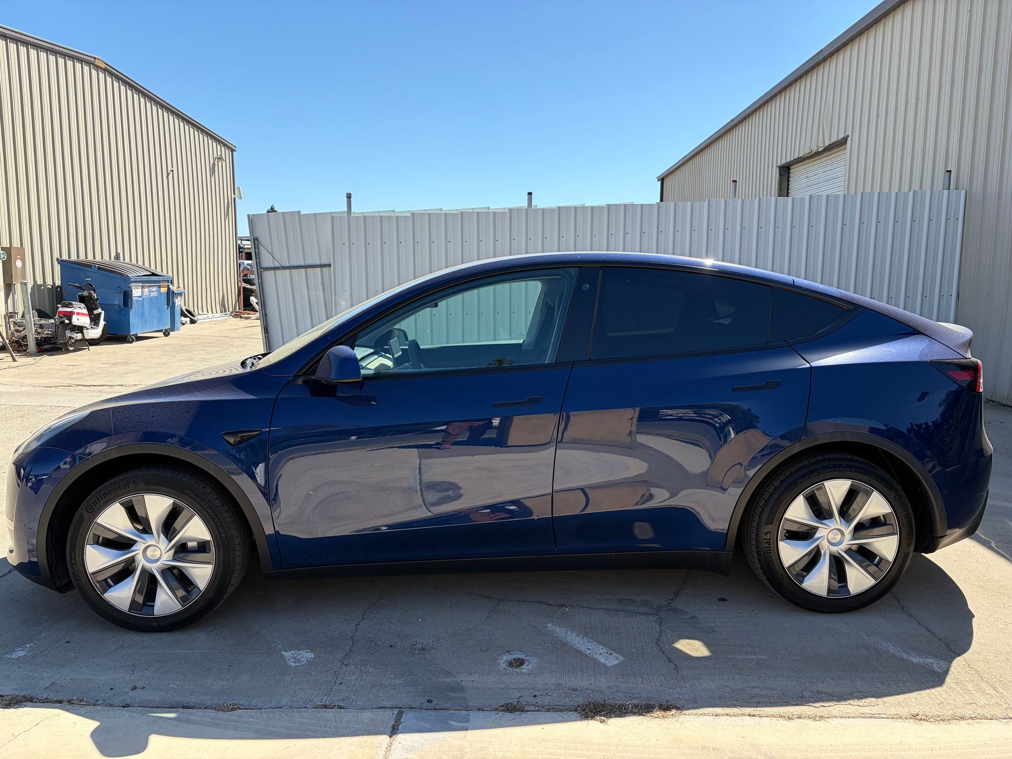 2021 TESLA Model Y Standard Range photo 4