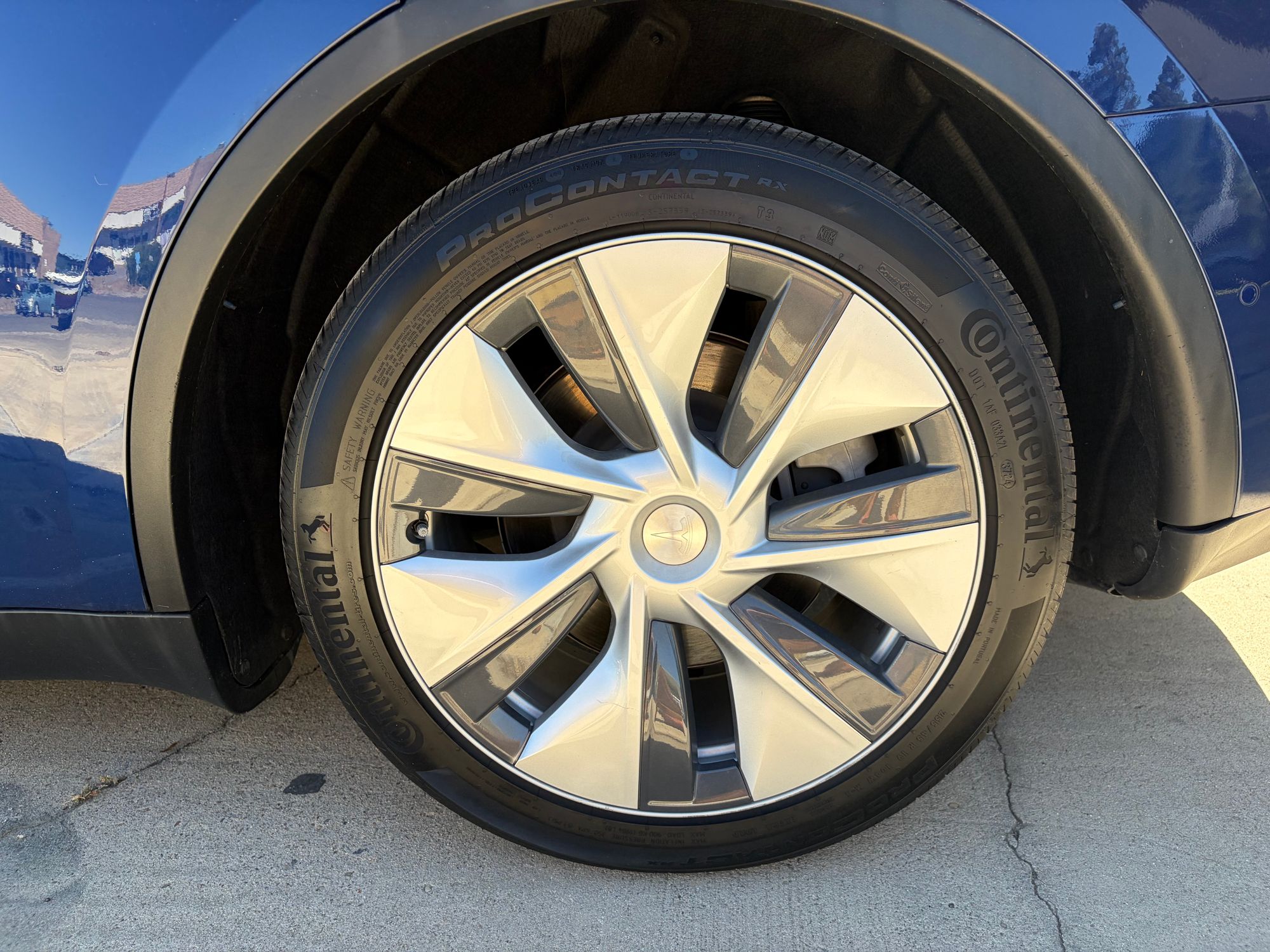 2021 TESLA Model Y Standard Range photo 29