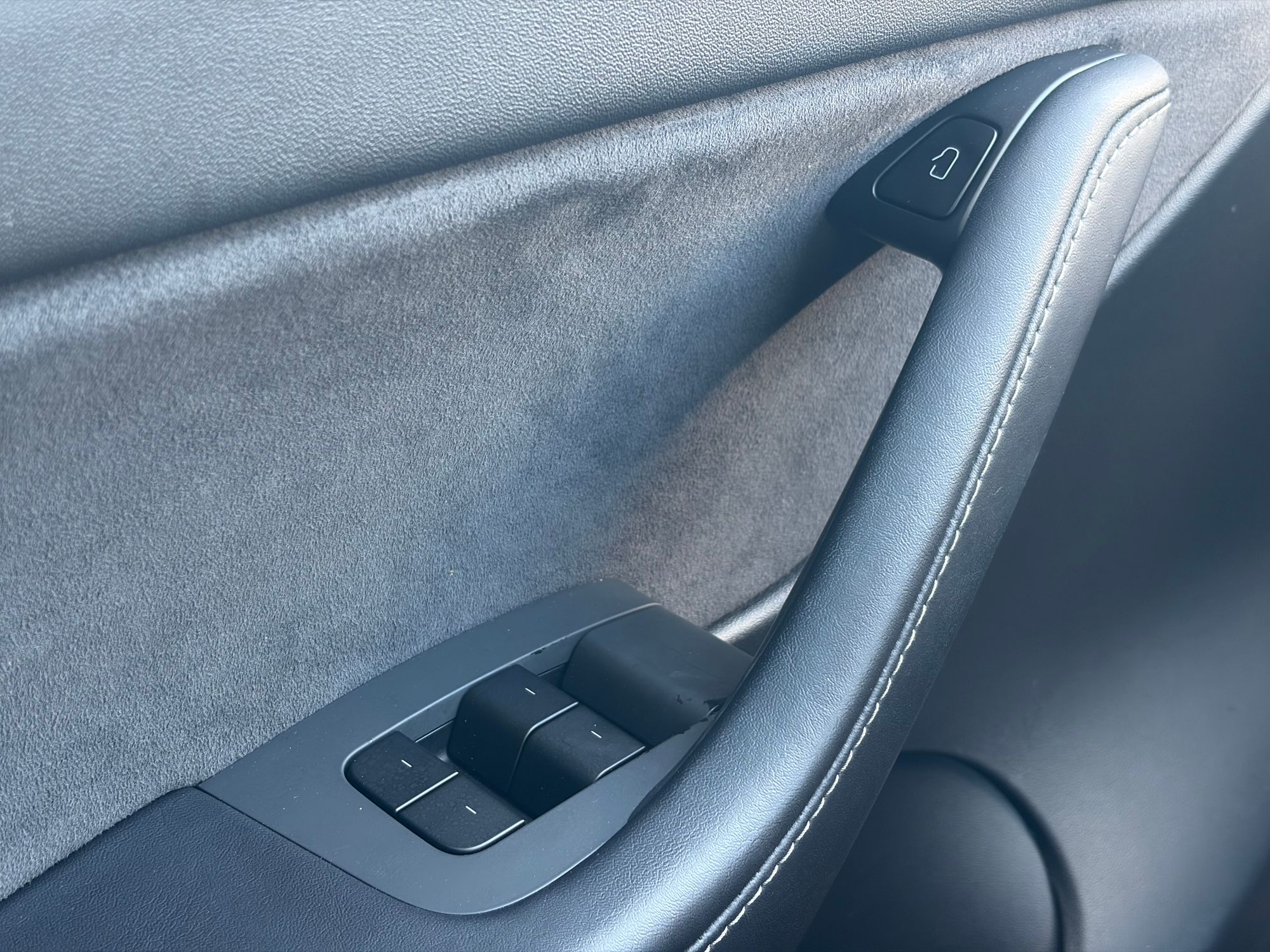 2021 TESLA Model Y Standard Range photo 24
