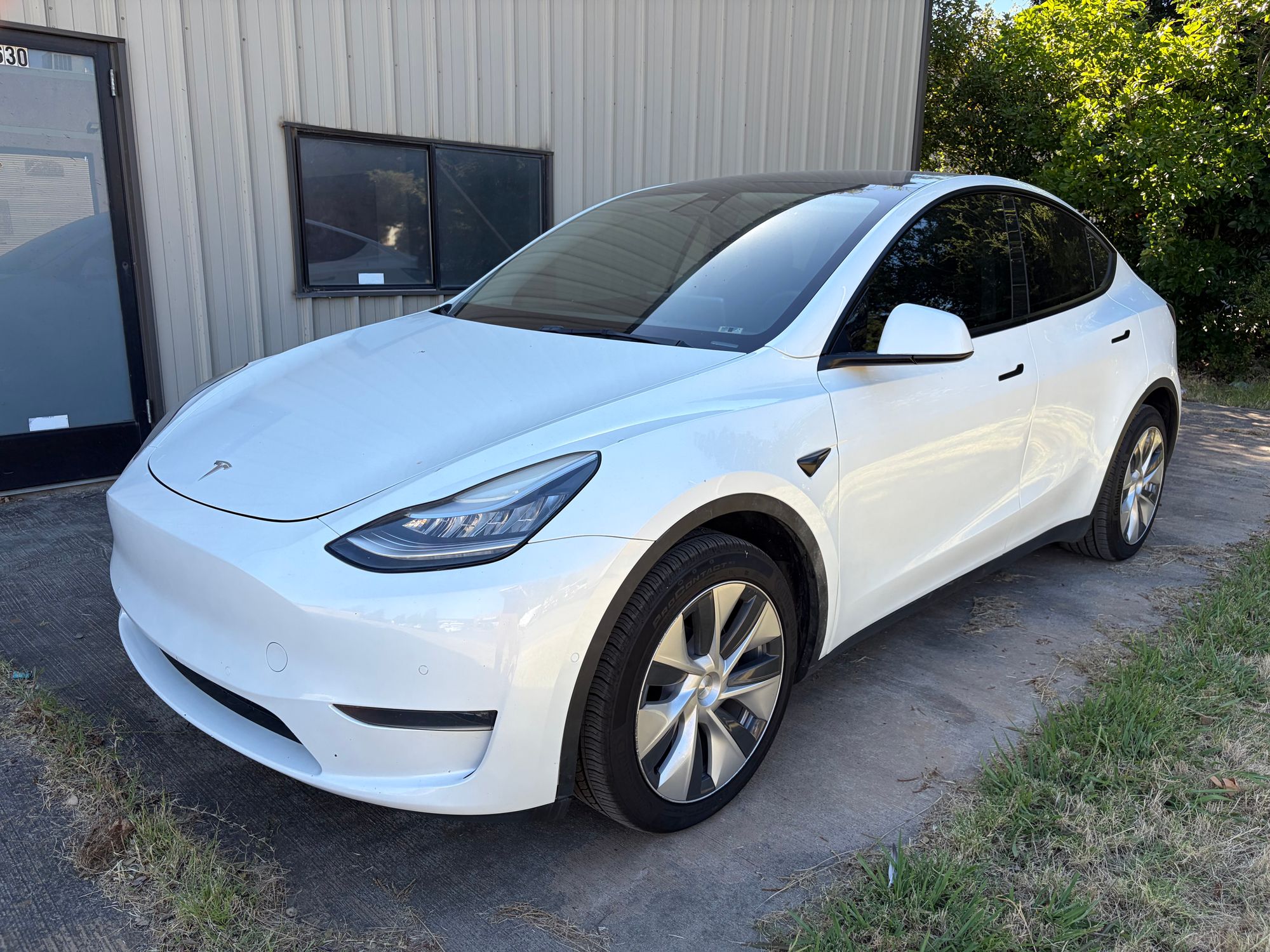 2022 TESLA Model Y Long Range Dual Motor photo 2