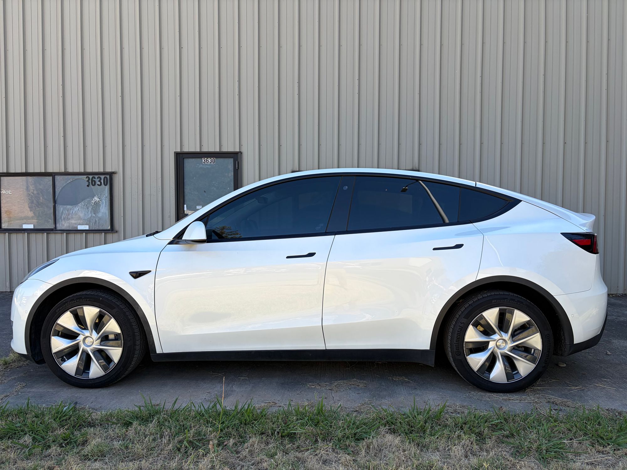 2022 TESLA Model Y Long Range Dual Motor photo 3