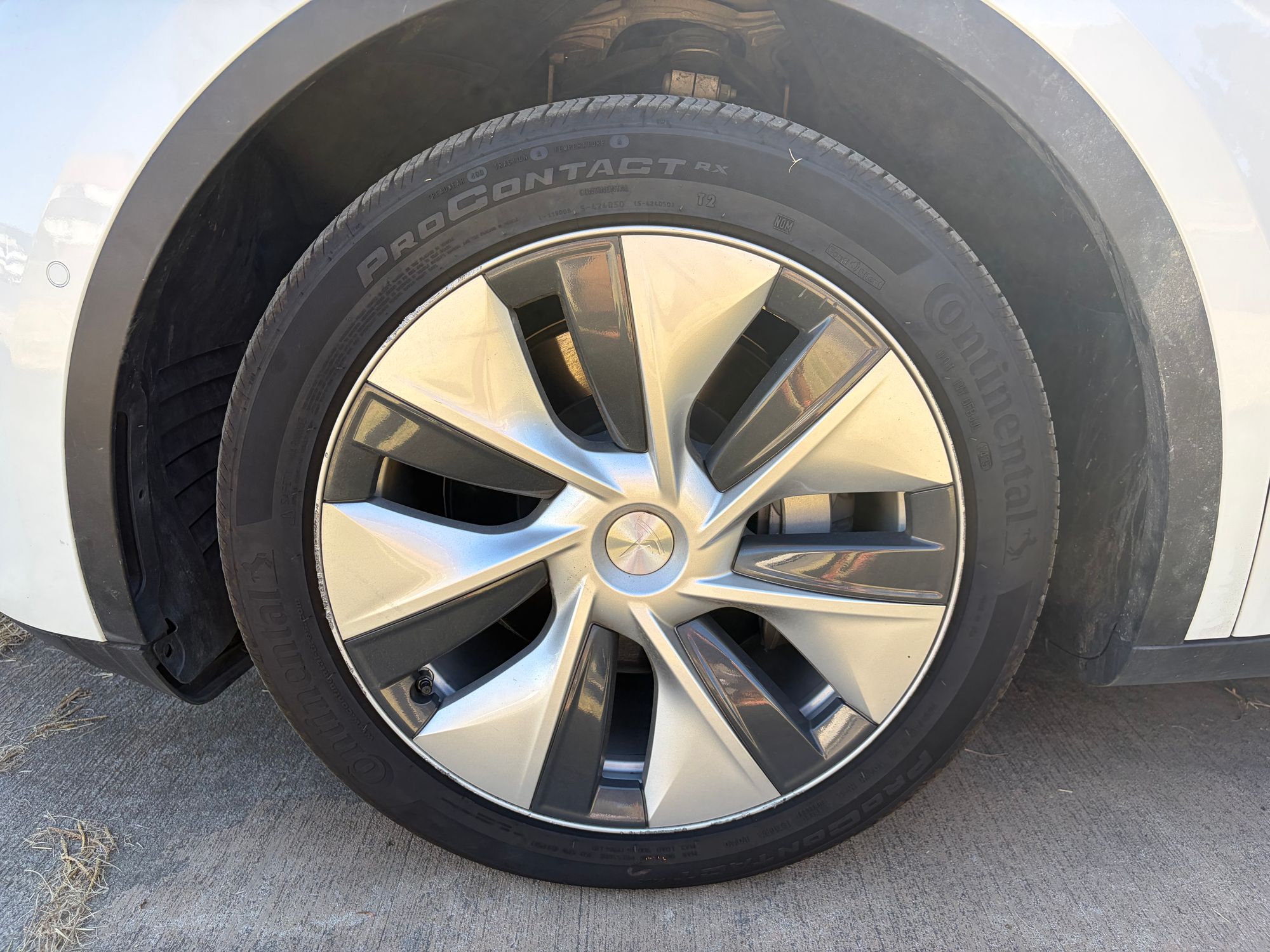 2022 TESLA Model Y Long Range Dual Motor photo 32
