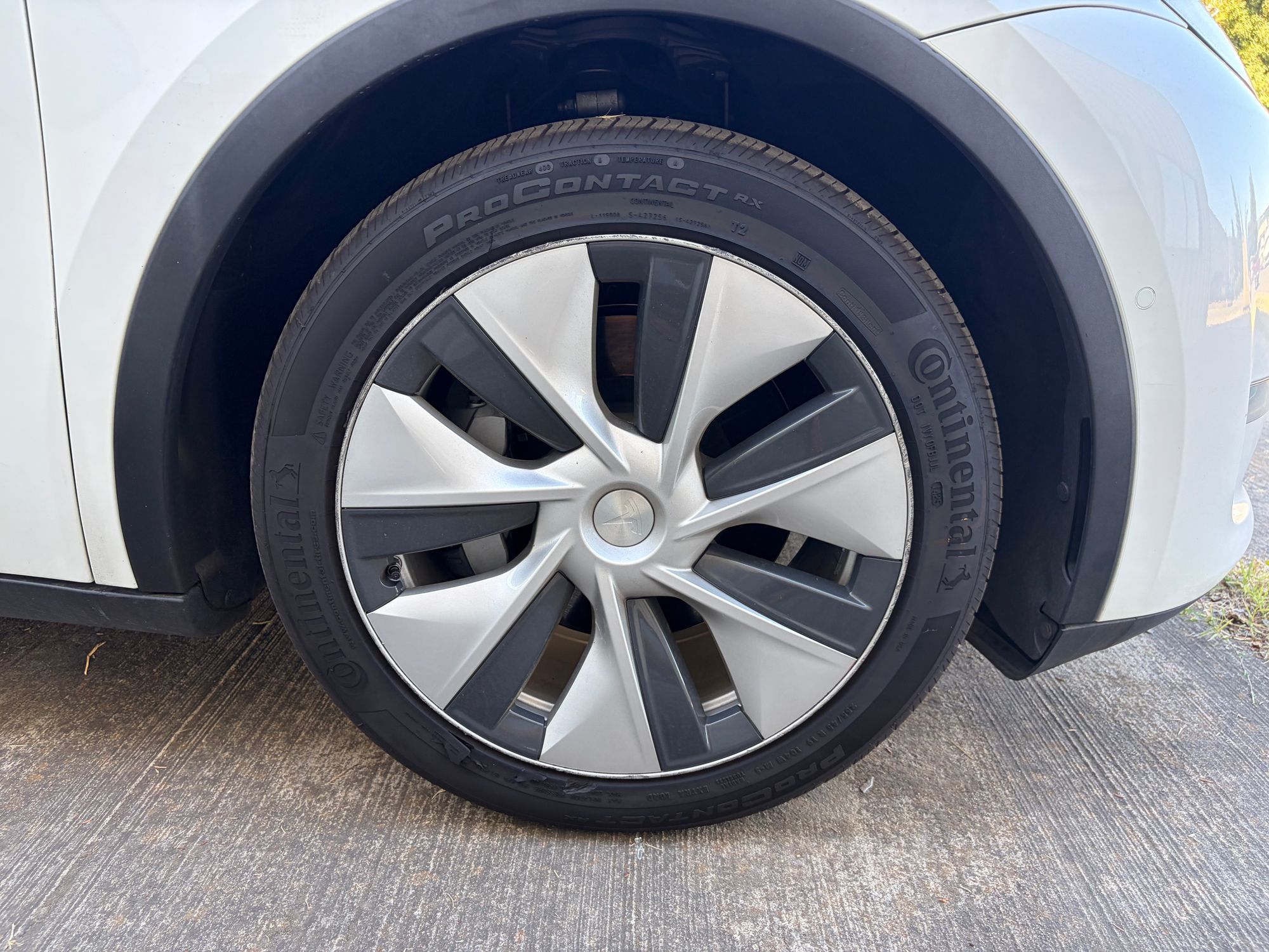 2022 TESLA Model Y Long Range Dual Motor photo 29