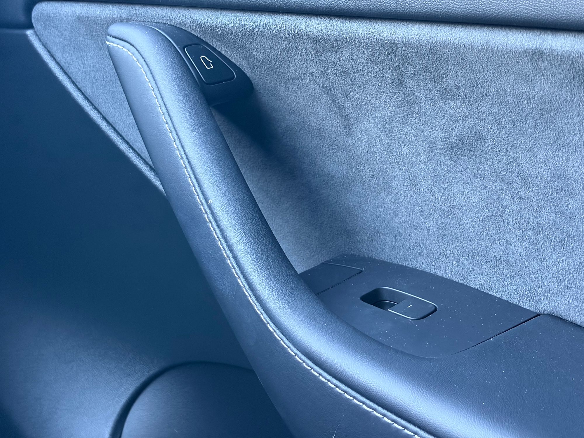 2022 TESLA Model Y Long Range Dual Motor photo 24