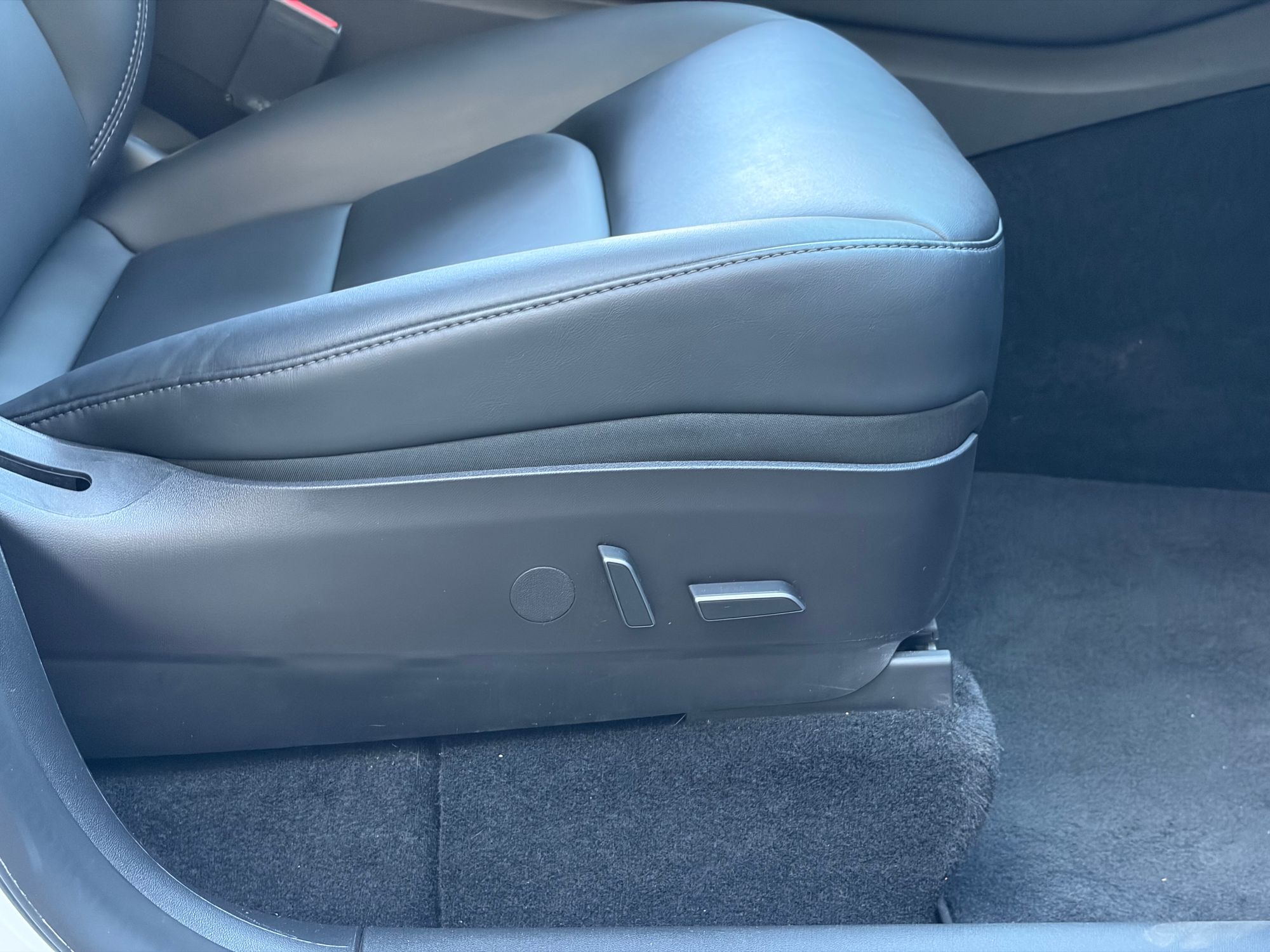 2022 TESLA Model Y Long Range Dual Motor photo 27