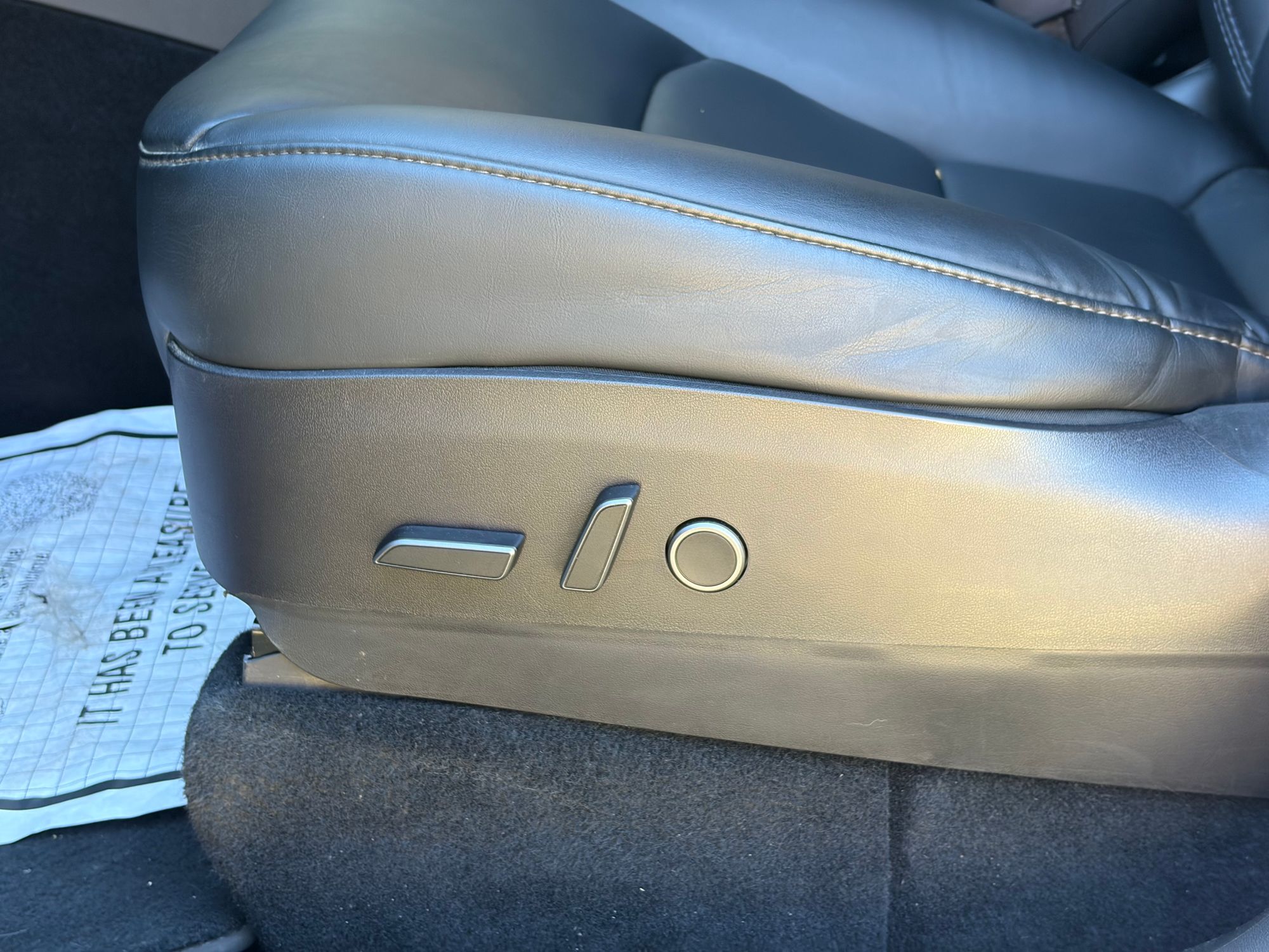 2022 TESLA Model Y Long Range Dual Motor photo 26