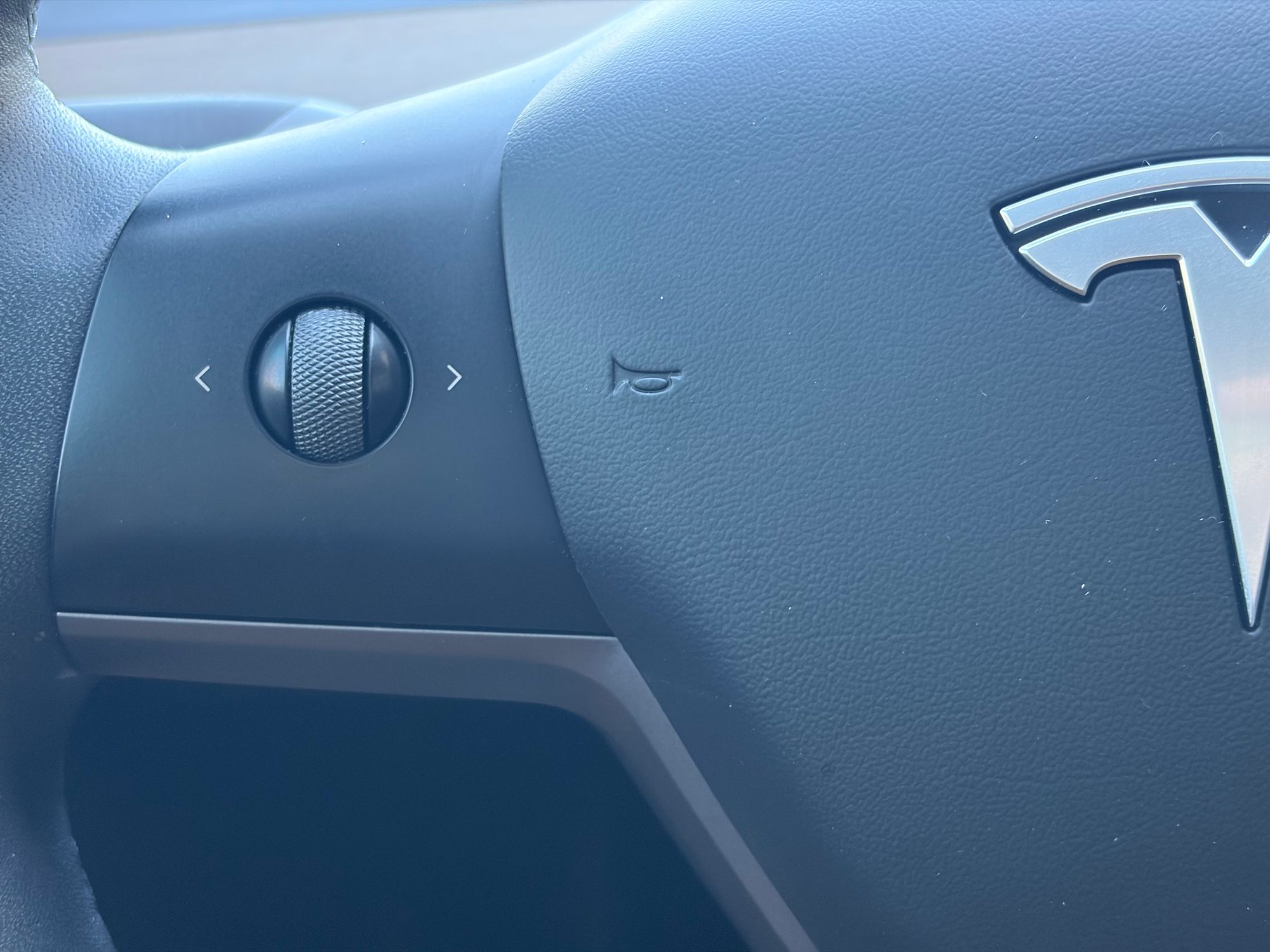 2022 TESLA Model Y Long Range Dual Motor photo 21