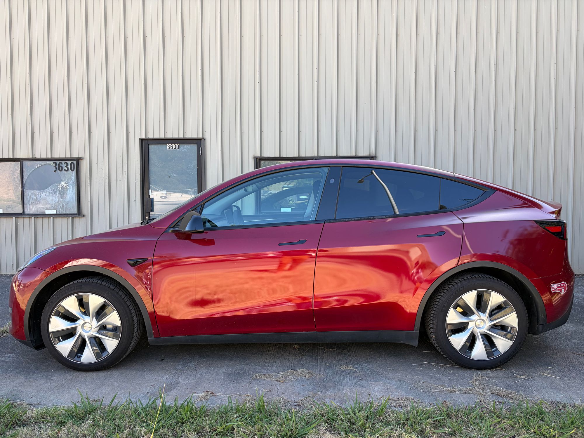 2024 TESLA Model Y Long Range Dual Motor photo 3