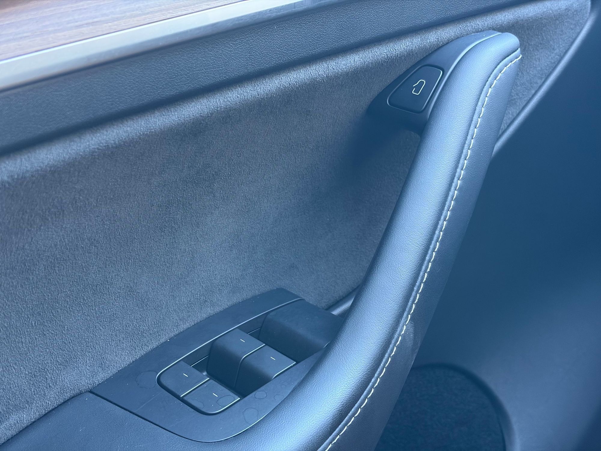 2024 TESLA Model Y Long Range Dual Motor photo 21