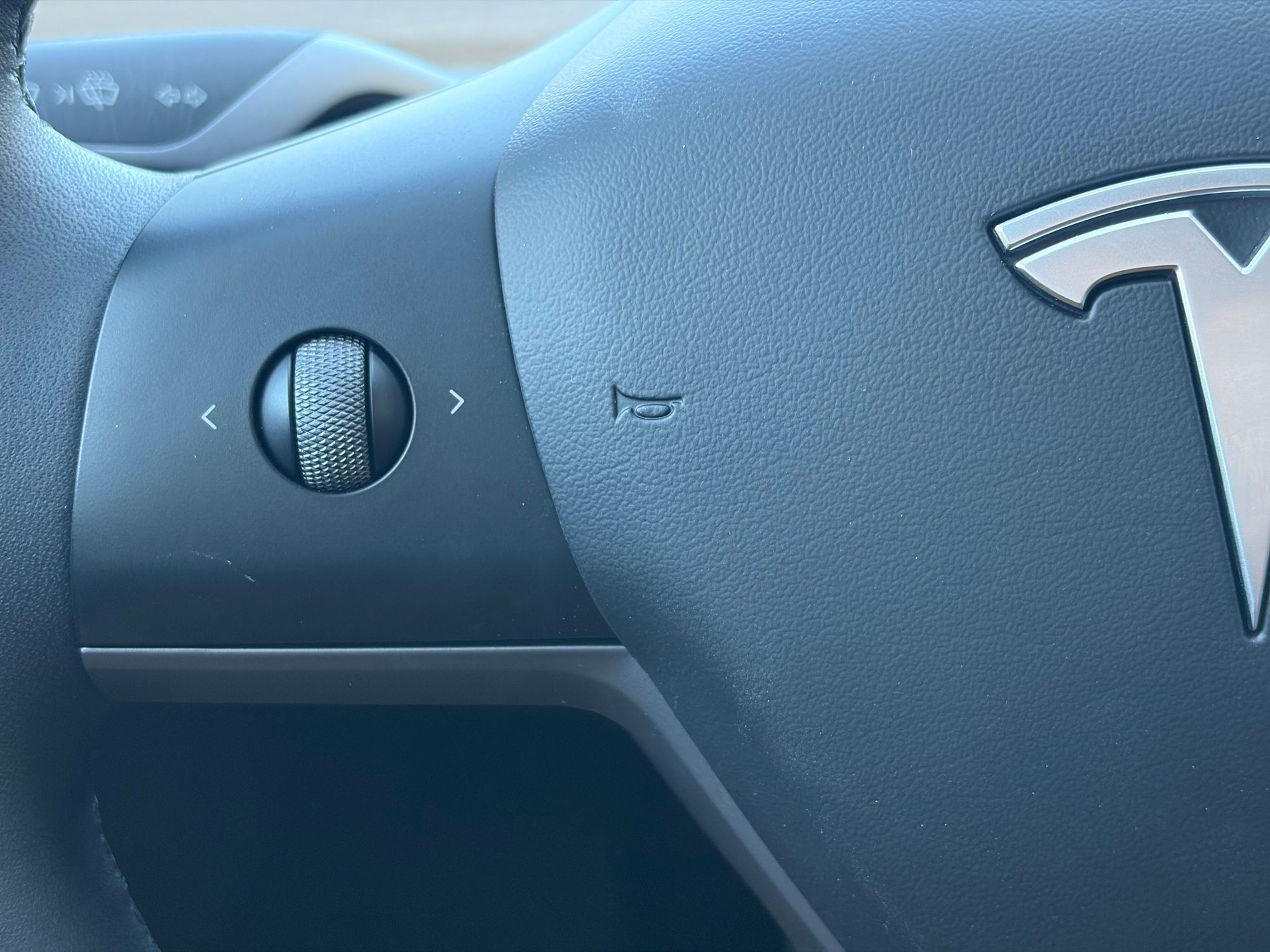 2024 TESLA Model Y Long Range Dual Motor photo 19