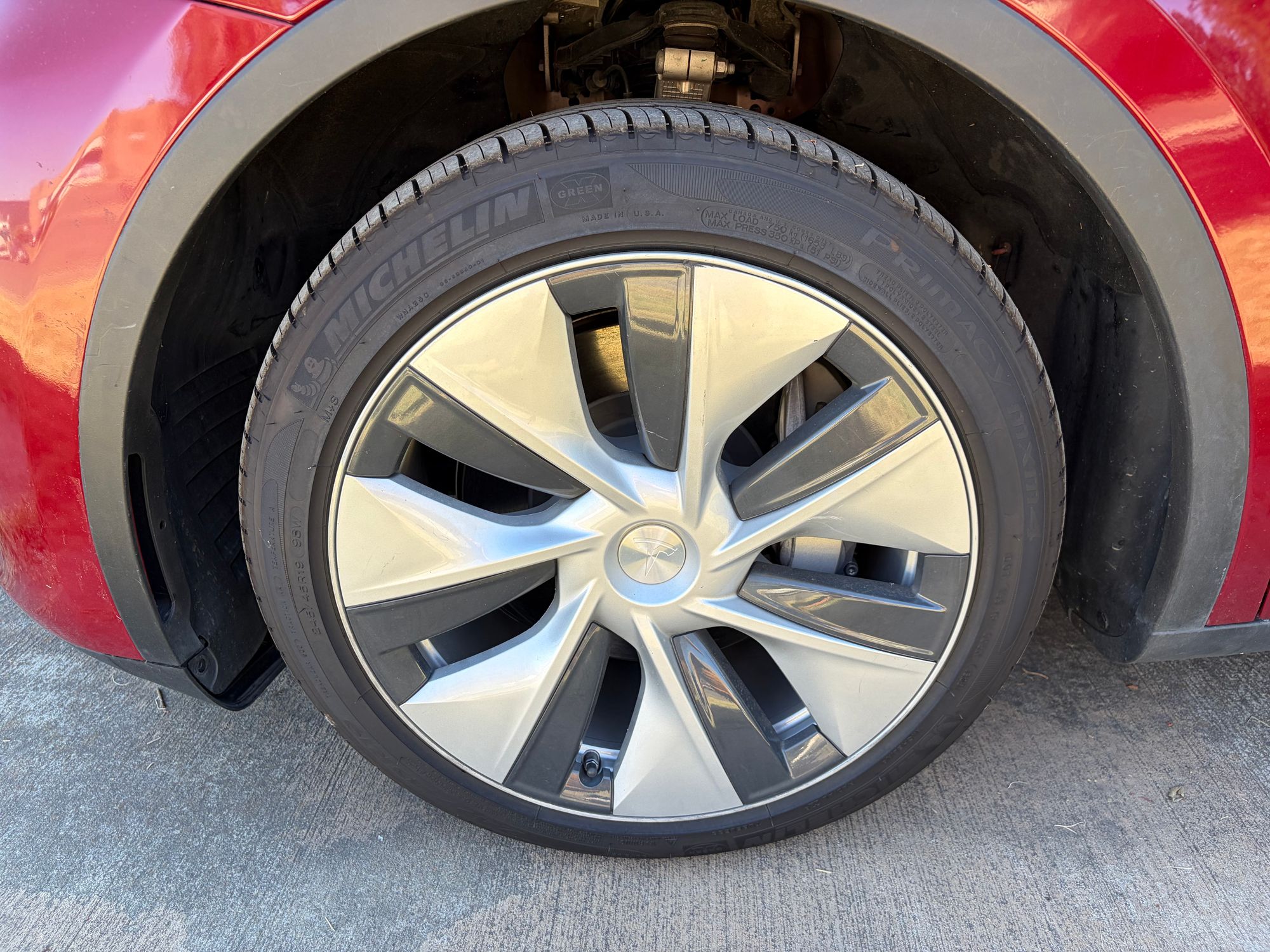 2024 TESLA Model Y Long Range Dual Motor photo 30