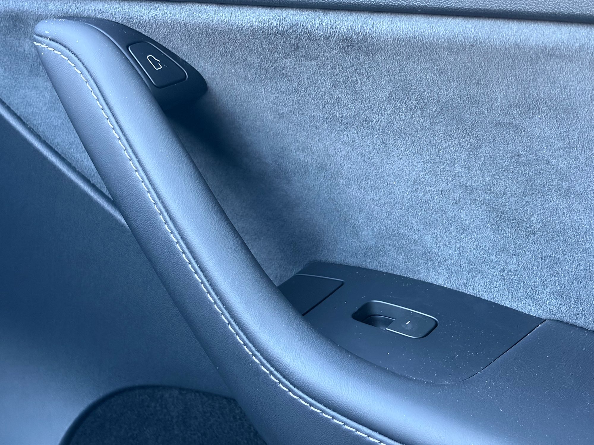 2024 TESLA Model Y Long Range Dual Motor photo 22