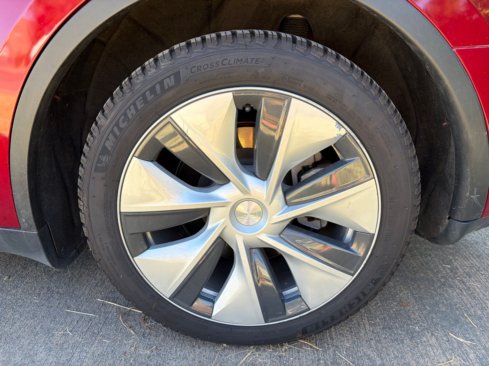 2024 TESLA Model Y Long Range Dual Motor photo 29