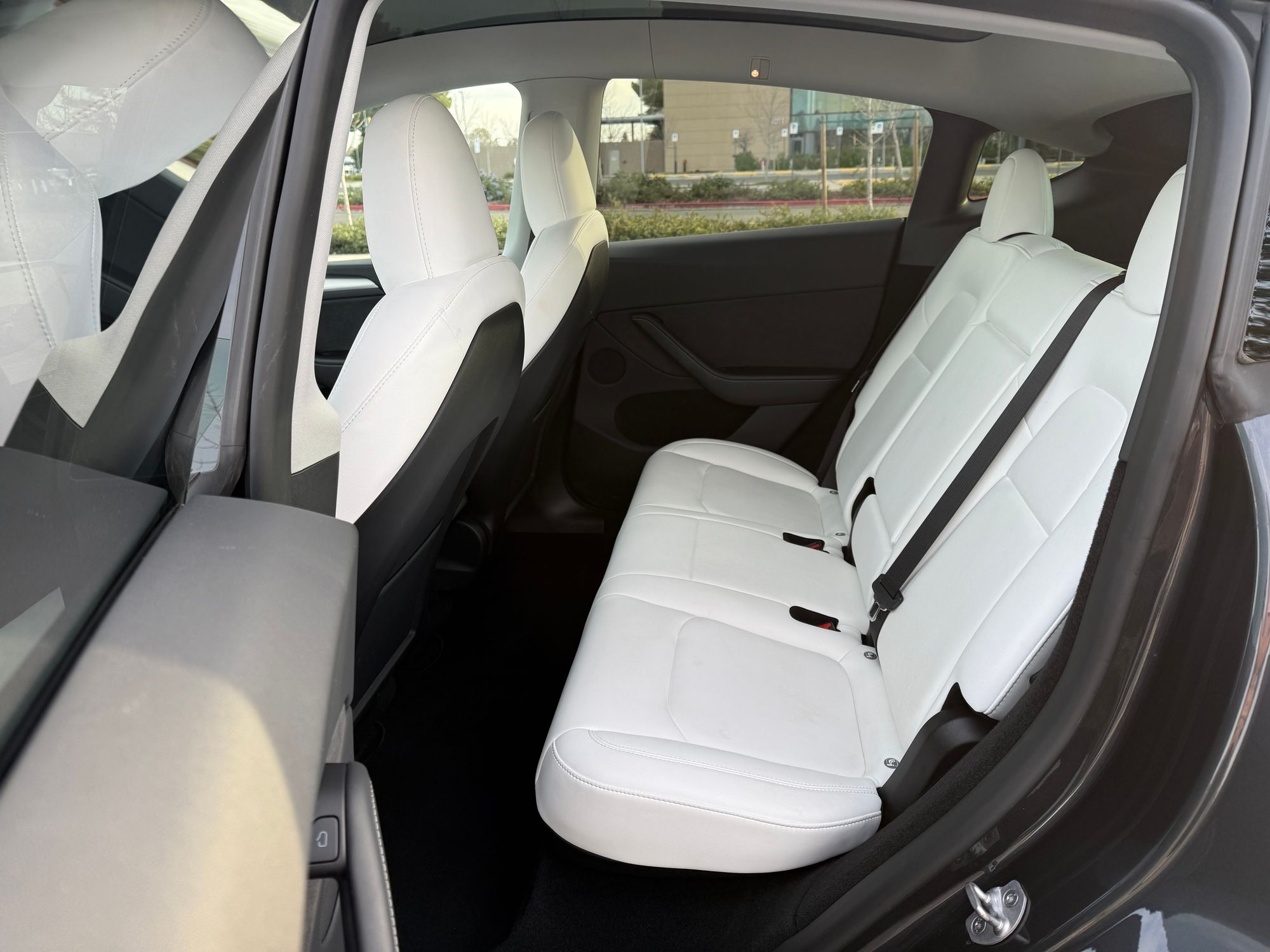 2024 Tesla Model Y Long Range - Photo 14