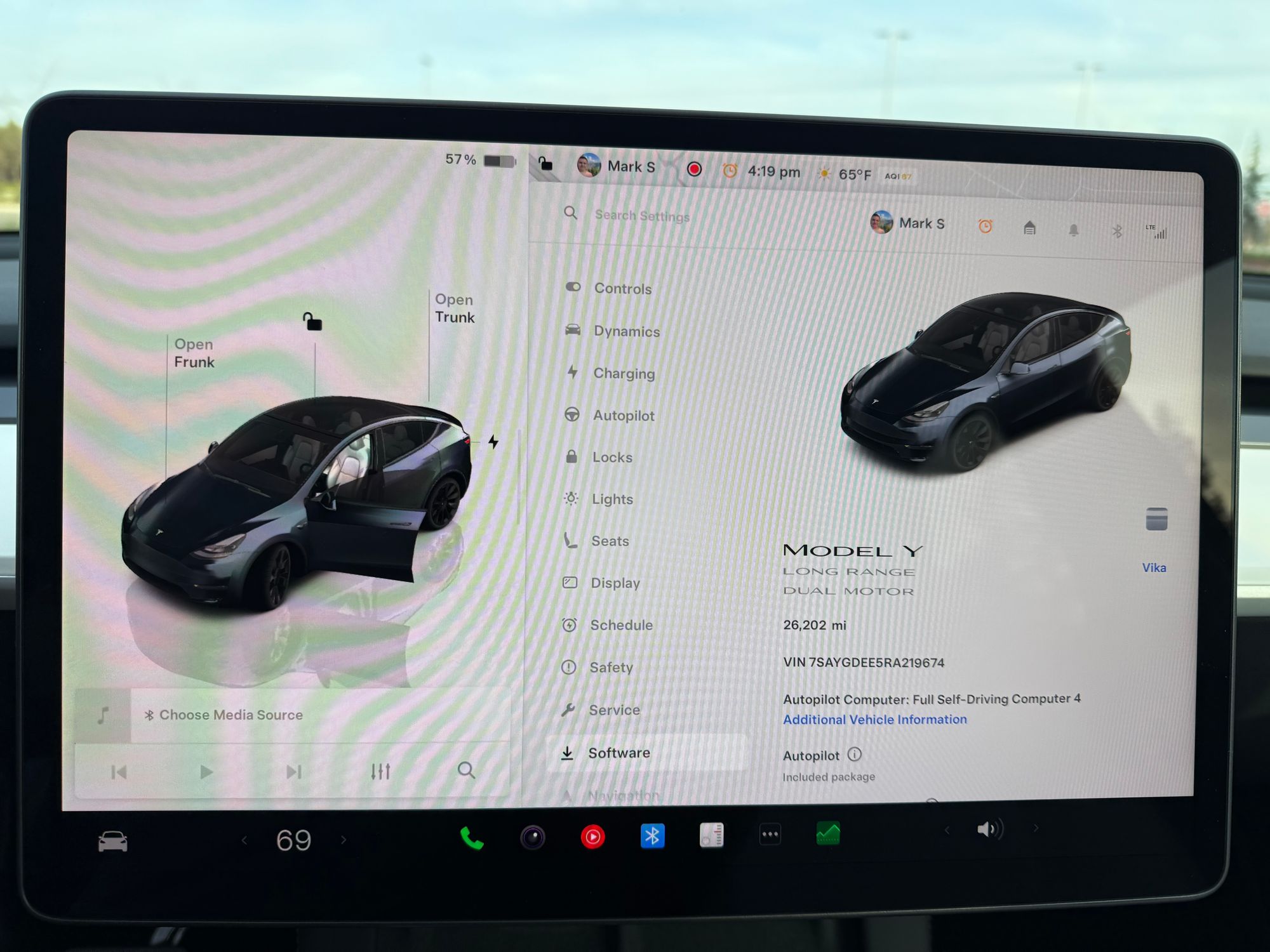 2024 Tesla Model Y Long Range - Photo 16