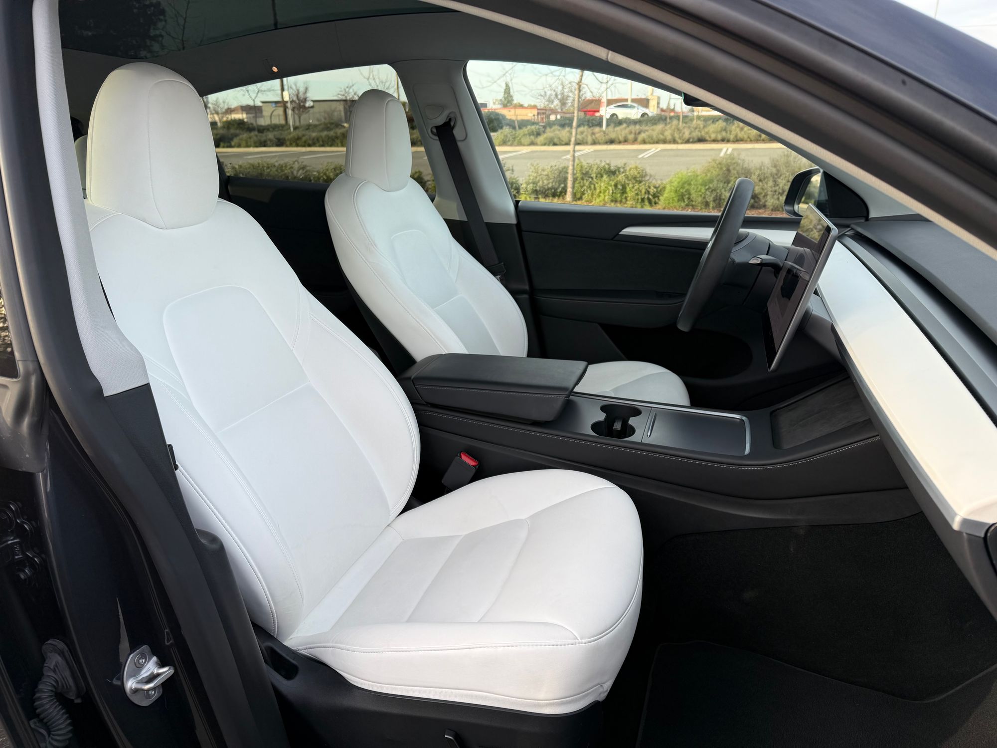 2024 Tesla Model Y Long Range - Photo 13