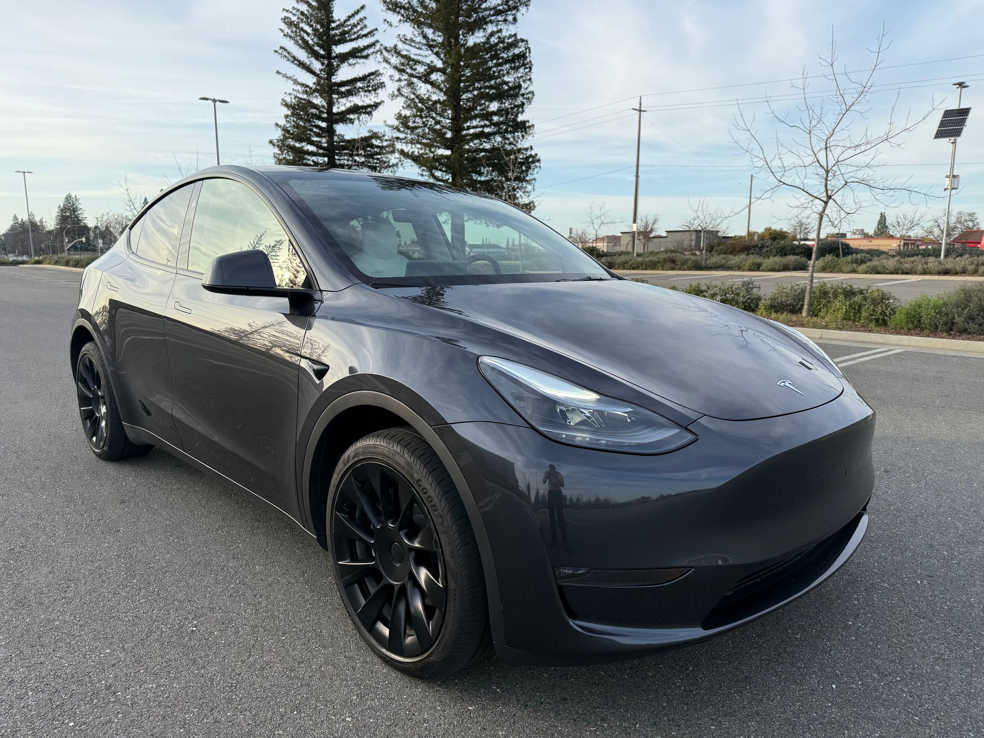 2024 Tesla Model Y Long Range - Photo 8
