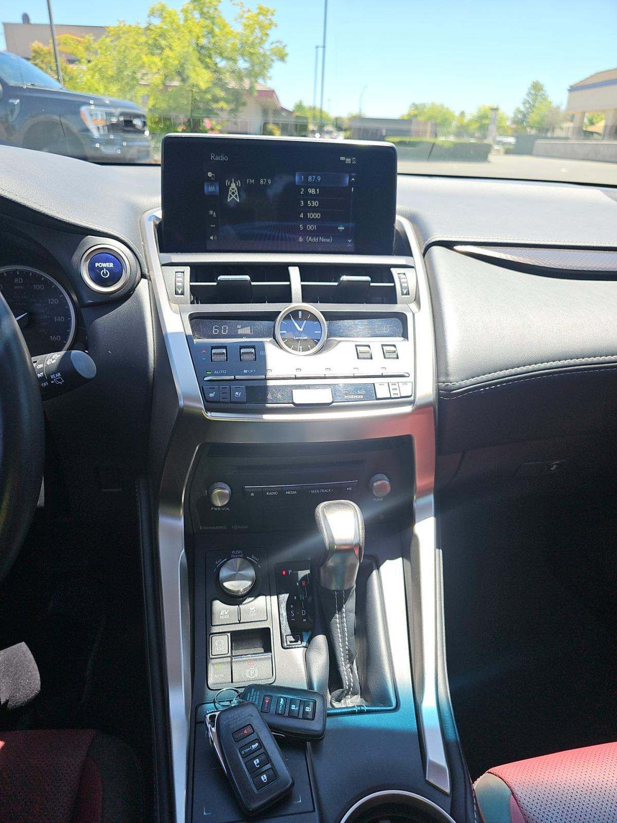 2018 LEXUS NX 300H Luxury photo 12