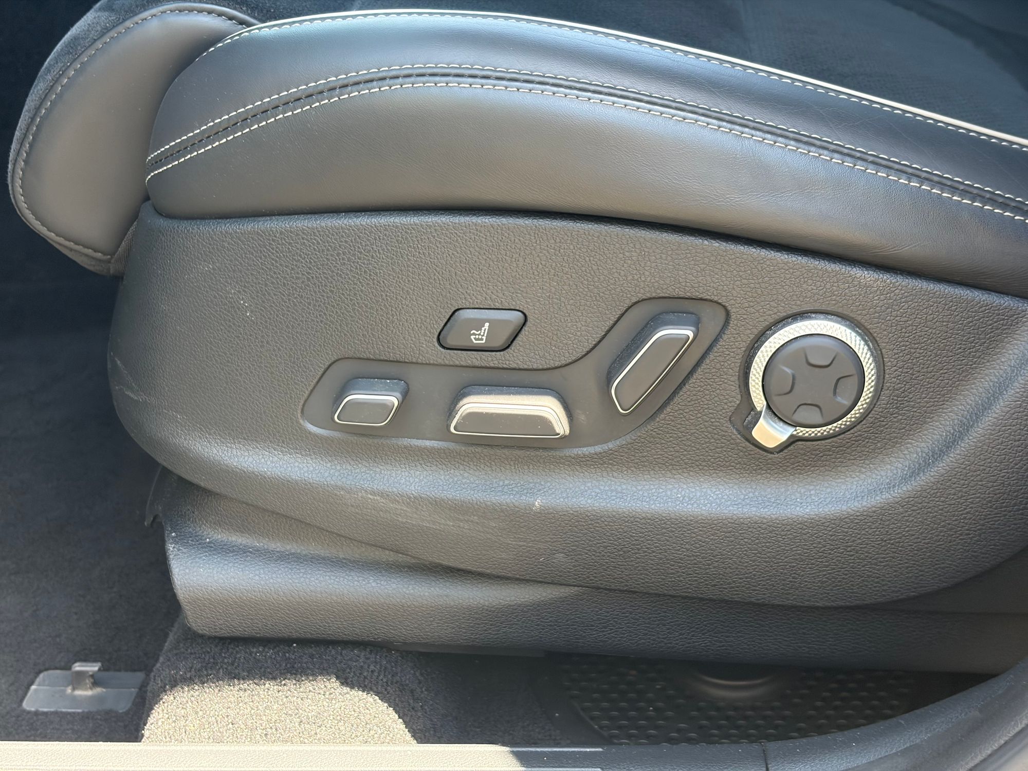 2022 GENESIS GV70 3.5T Sport Prestige photo 32