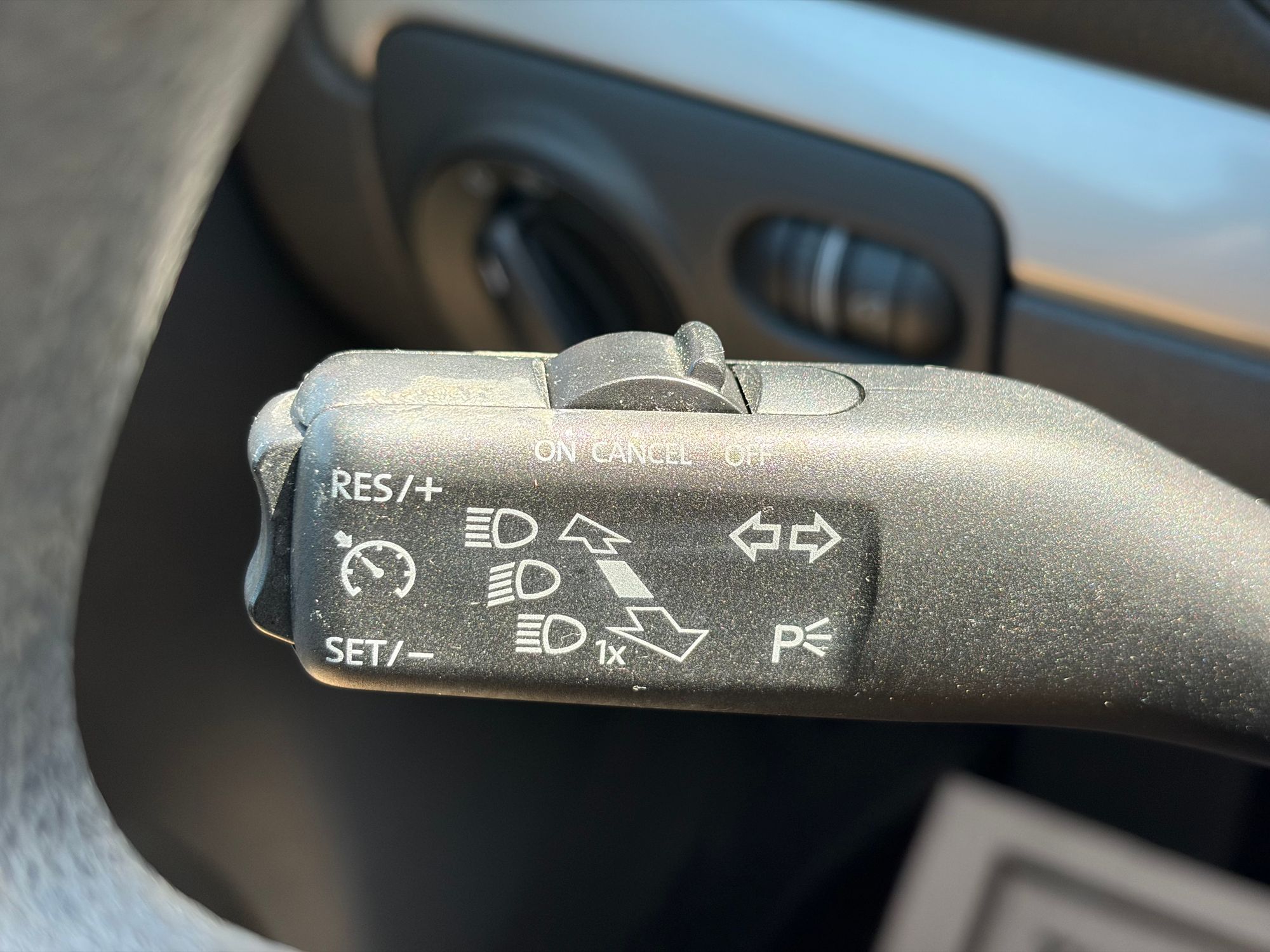 2012 VOLKSWAGEN Golf photo 17