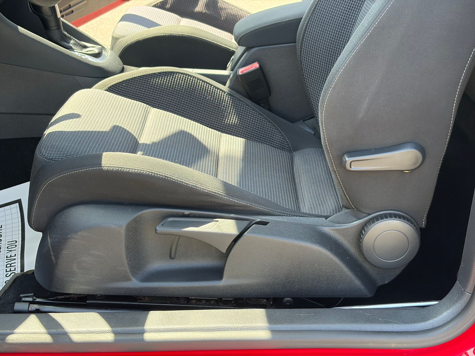 2012 VOLKSWAGEN Golf photo 25