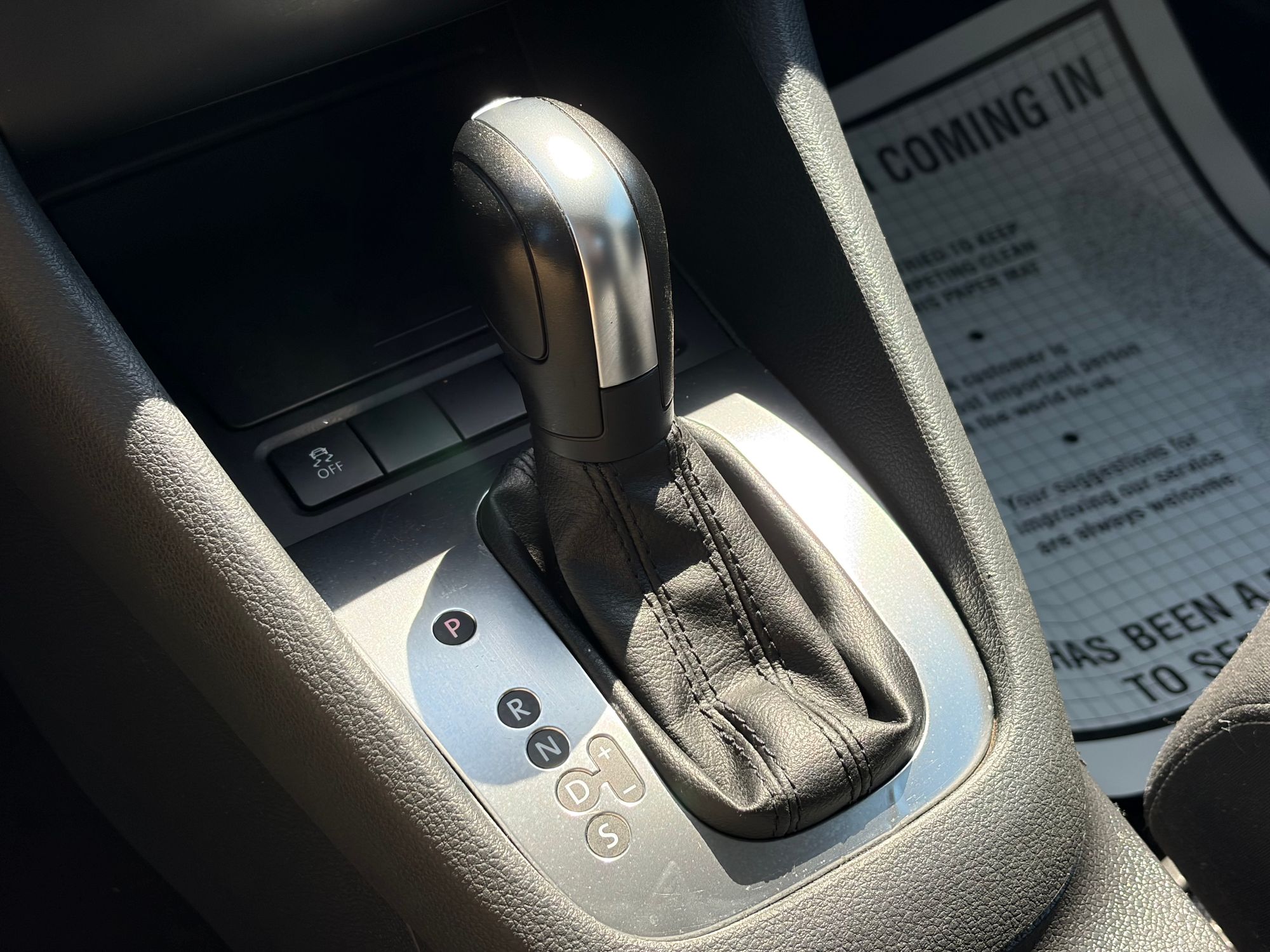 2012 VOLKSWAGEN Golf photo 23